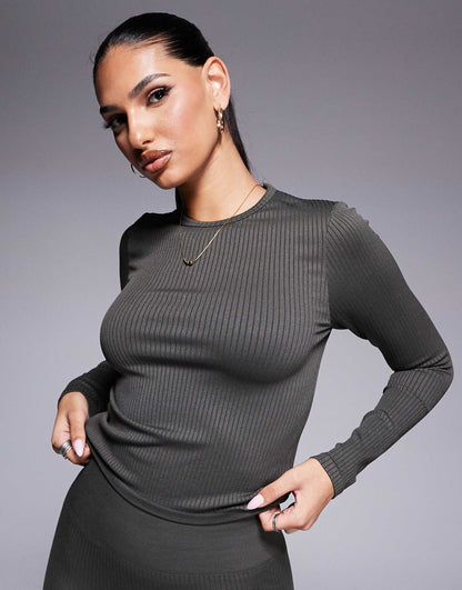 Icon Seamless Rib Long Sleeve Top