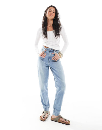 High Waisted Mom Jean