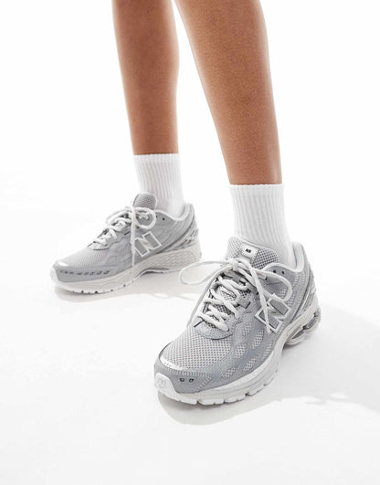 1906W Trainers