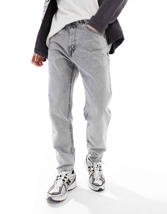 Standard Fit Jeans