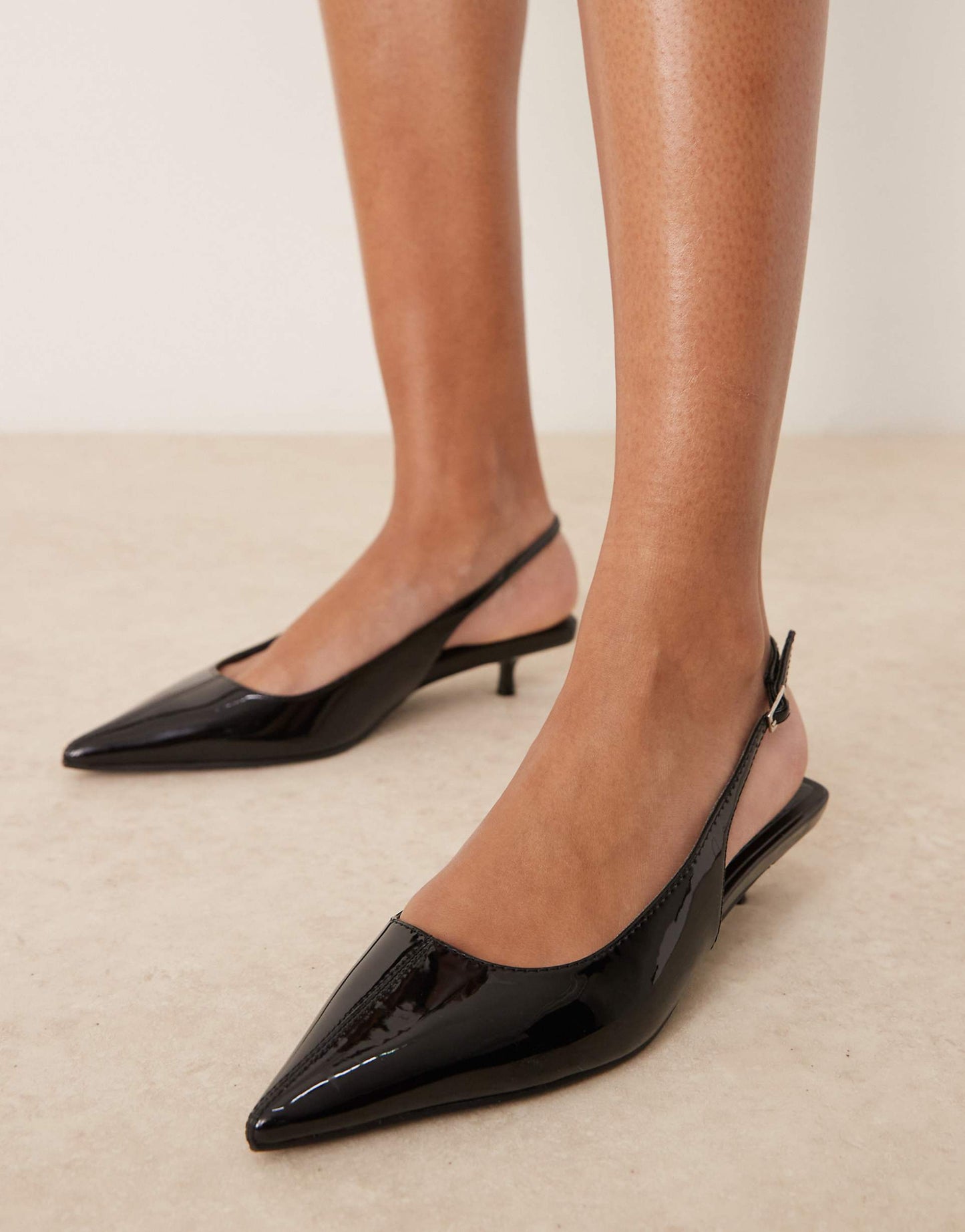 Pointed Kitten Heeled Shoe