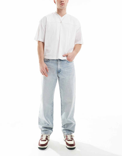 568 Loose Straight Fit  Jeans