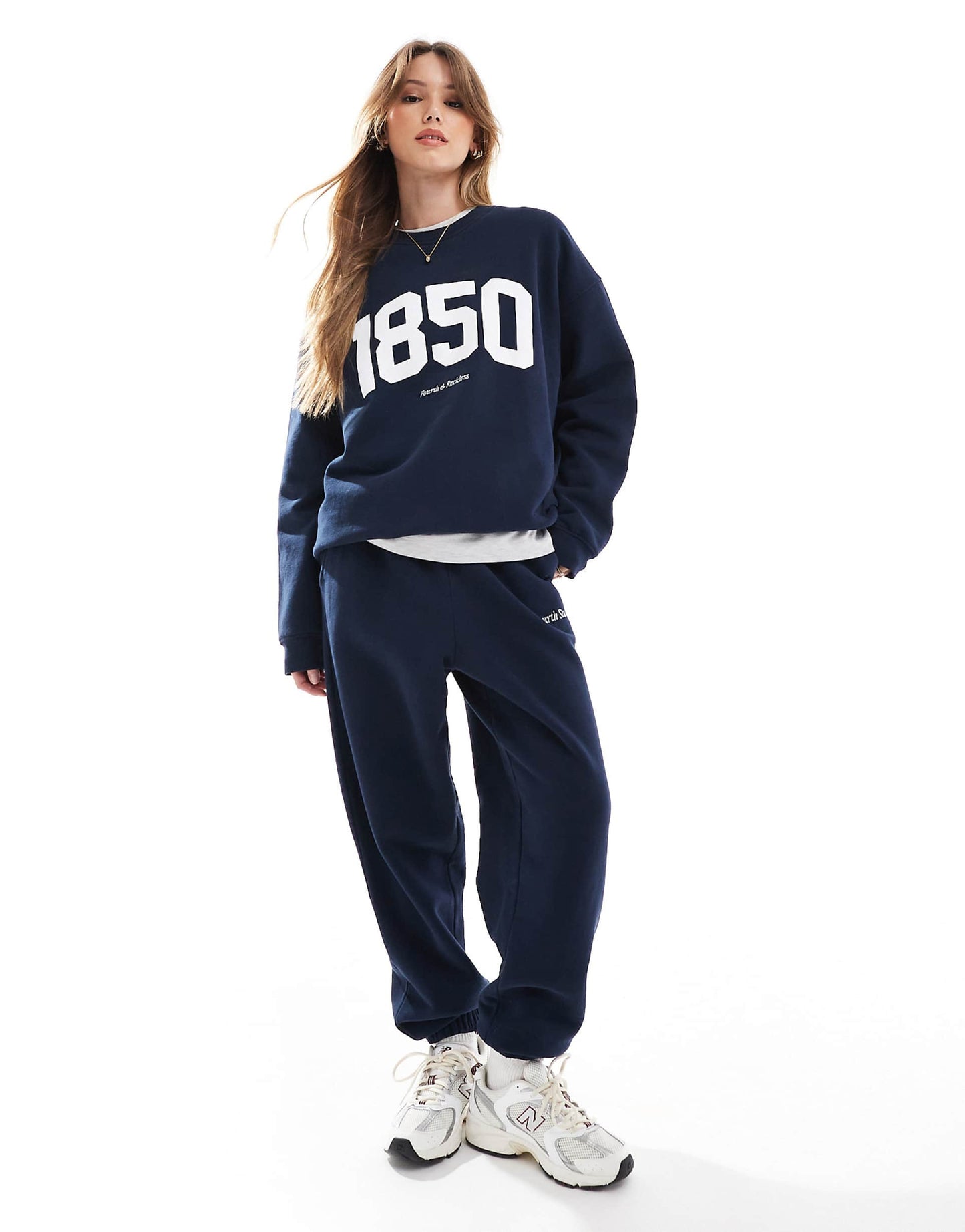 Apres Ski 1850 Graphic Crew Neck Sweatshirt Co-Ord