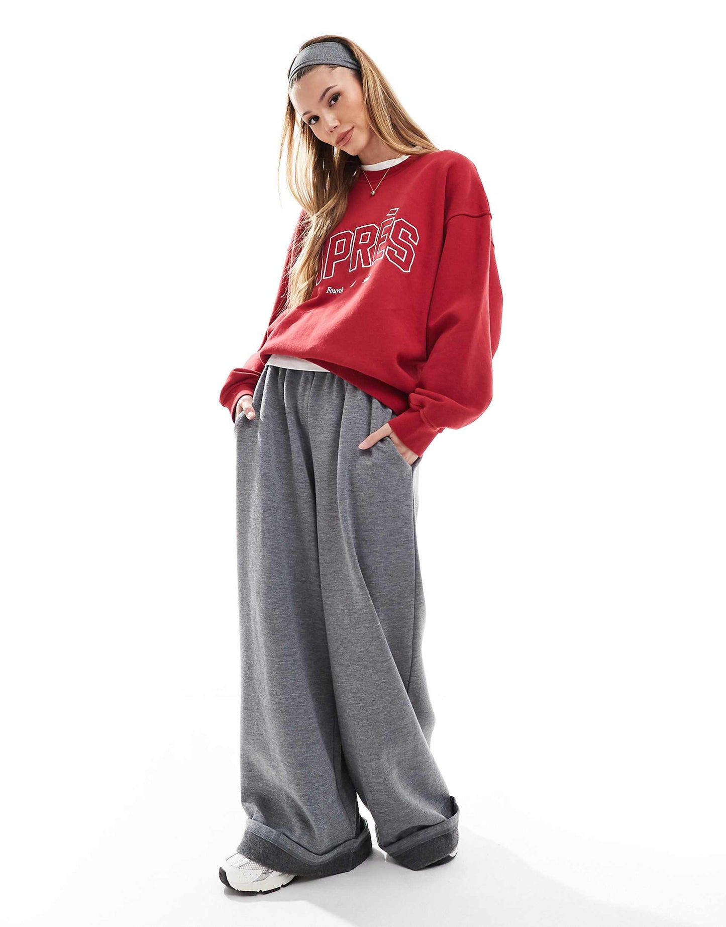 Apres Ski Embroidered Logo Sweatshirt