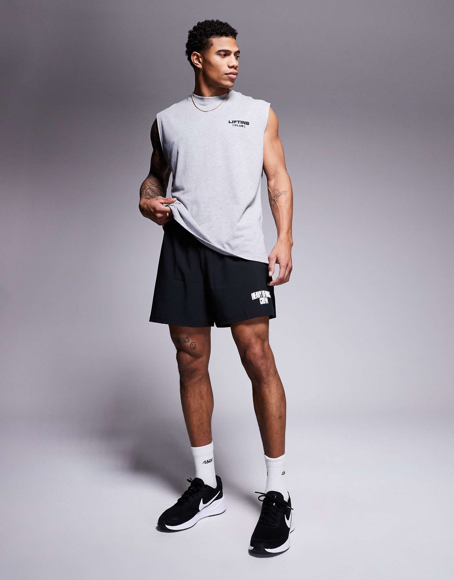Loose Fit Quick Dry Graphic Training Shorts With Zip Pockets