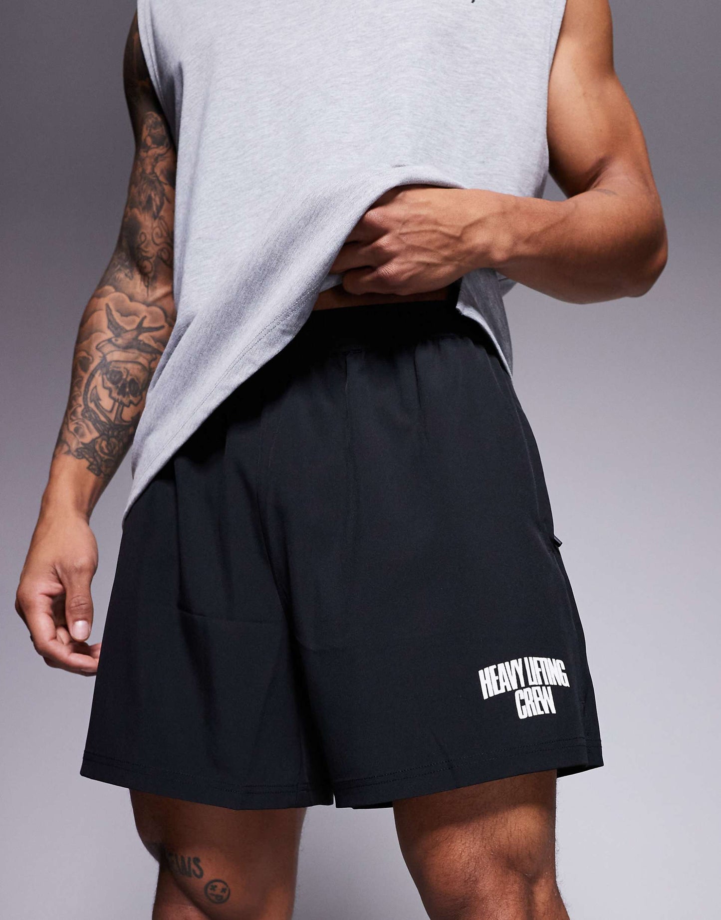 Loose Fit Quick Dry Graphic Training Shorts With Zip Pockets