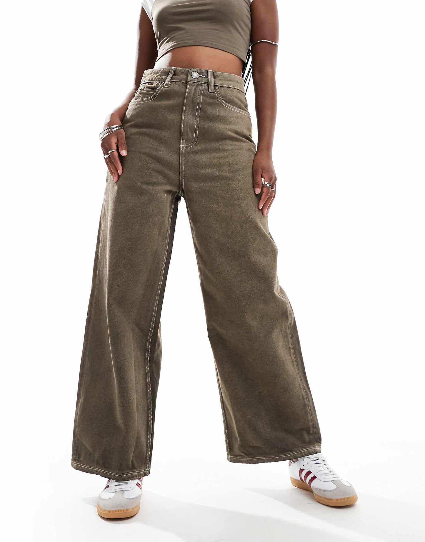 Barrel Leg Washed Jeans