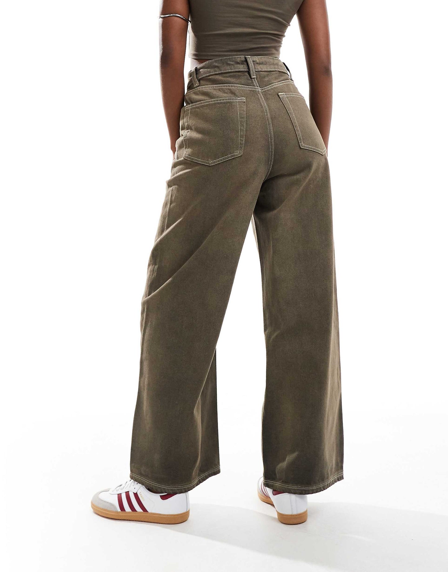 Barrel Leg Washed Jeans