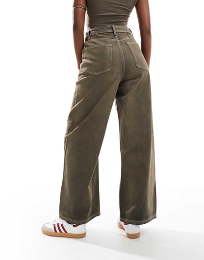 Barrel Leg Washed Jeans