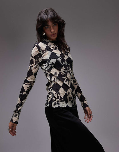 Longsleeve Crinkle Checkerboard Top
