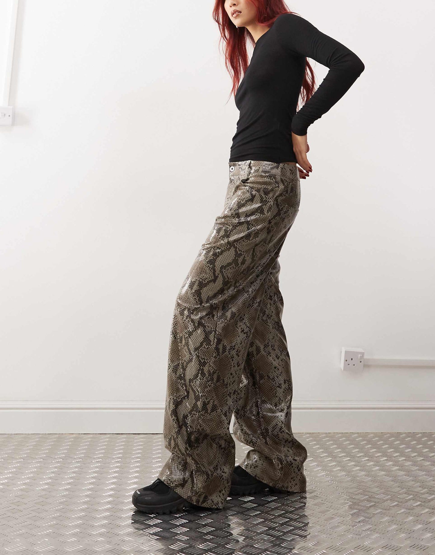 X015 Pu Baggy Trousers