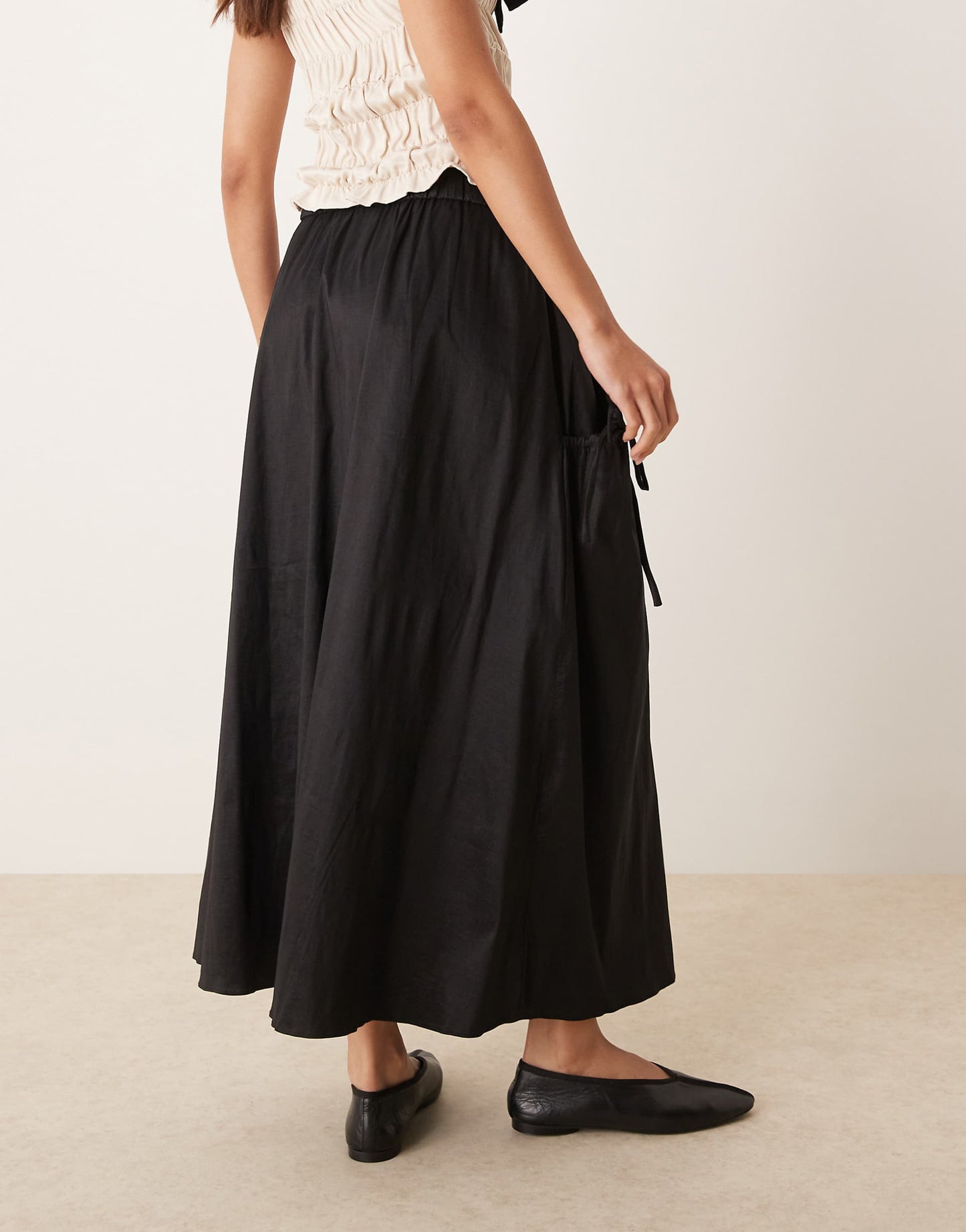 Volume Black Taffeta Midi Skirt