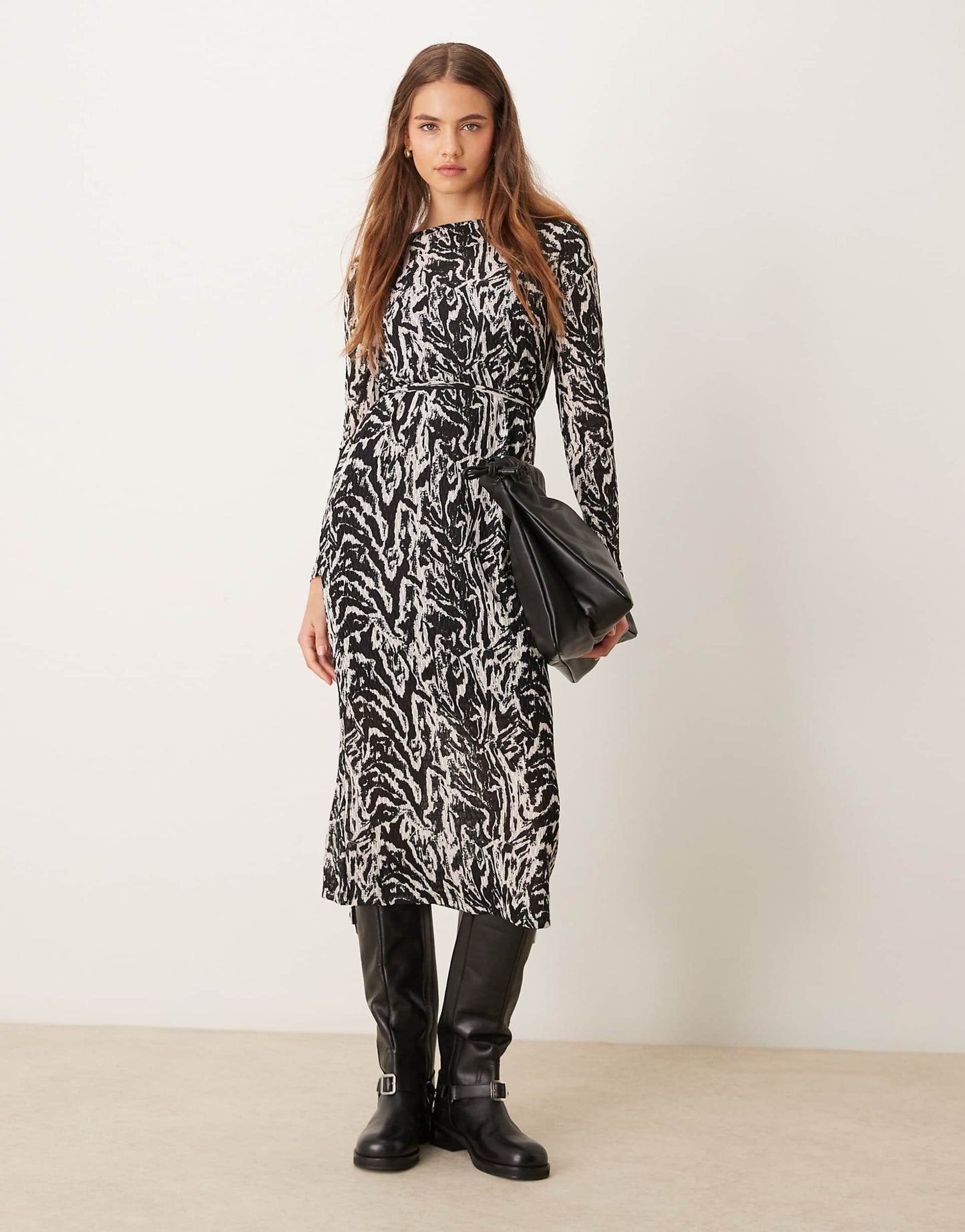 Plisse Boat Neck Midi Dress