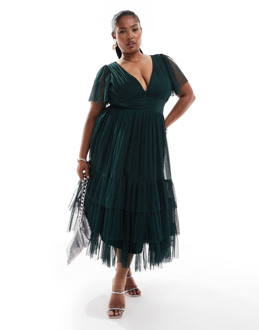 Plus Bridesmaid Madison V Neck Tulle Midi Dress