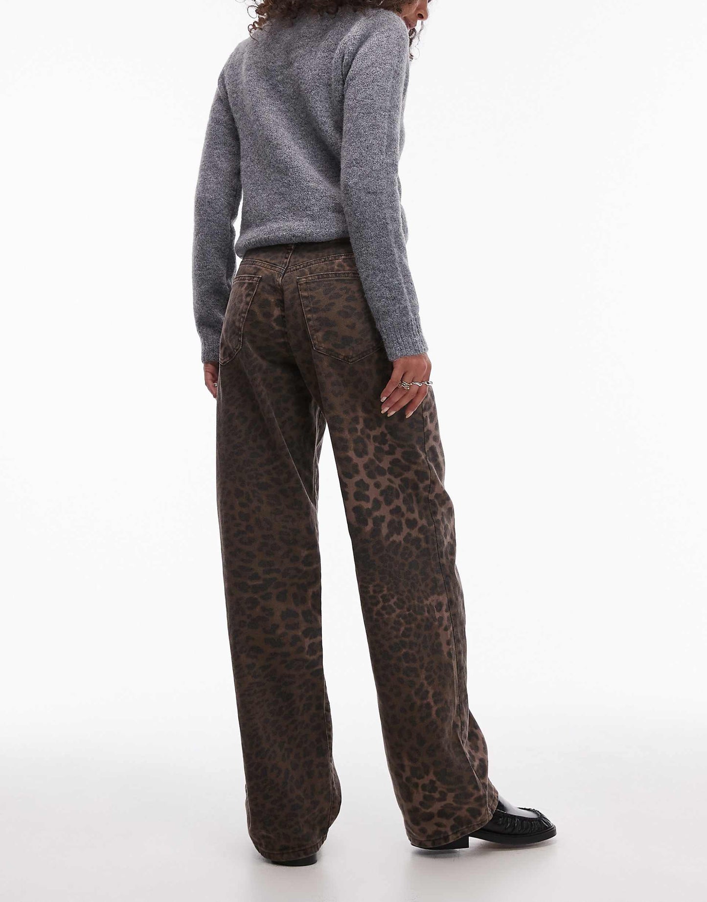 Mid Rise Loose Fit Straight Jean