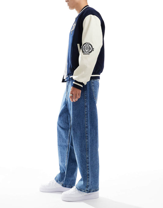 Standard Fit Jeans