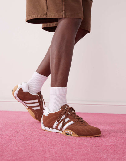 Adiracer Low Trainers Brown And White