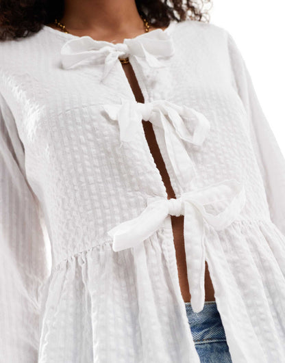 Bow Front Puff Sleeve Top