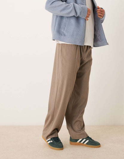 Smart Wide Leg Trousers With Triple Pleats