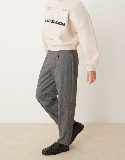 Smart Oversized Tapered Trousers With Front Pleat