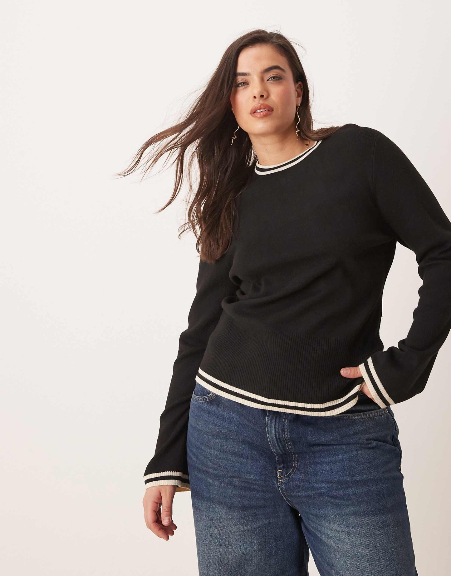 Curve Contrast Knit Long Sleeve Top