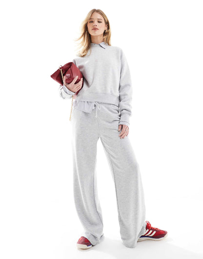 Round Neck Sweatshirt