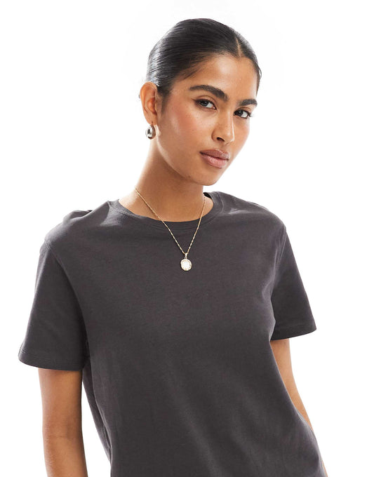 Basic T-Shirt