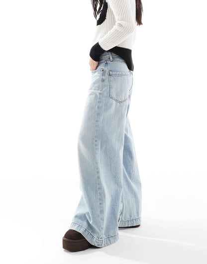 Petite Wide Flare Jean