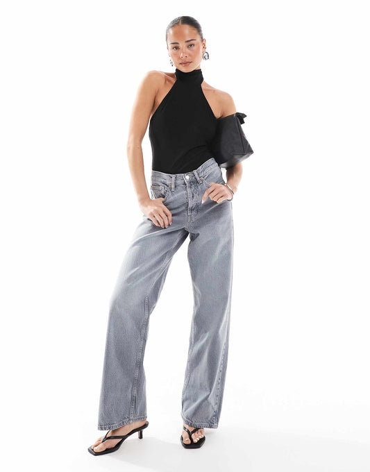 Mid Rise Loose Fit Straight Jean