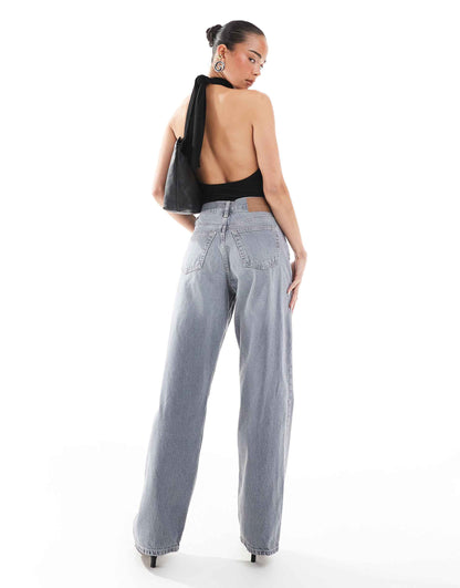 Mid Rise Loose Fit Straight Jean