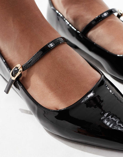 Pointed Ballet Flat