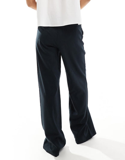 Wide Leg Trouser With Pocket Detail