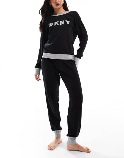 Signature Top And Jogger Pj Set