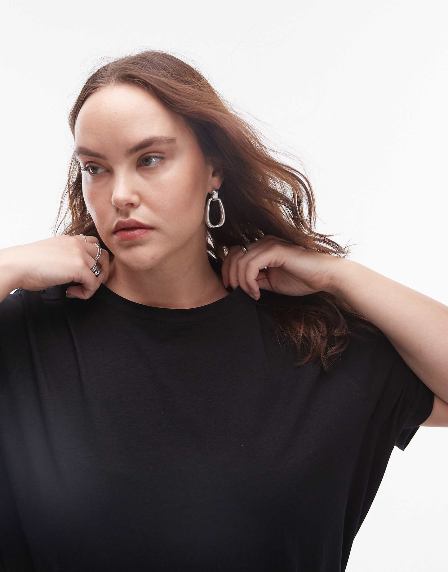 Curve Round Neck T-Shirt