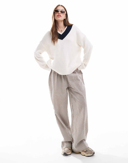 Contrast V Neck Chunky Knit Jumper