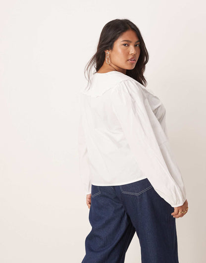 Plus Birdie Blouse With Scallop Collar
