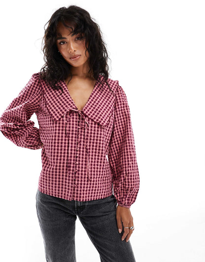 Birdie Blouse With Scallop Collar