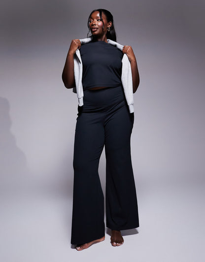 Curve Soft Touch Rib Slim Kick Yoga Legging