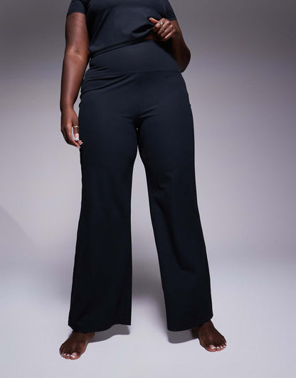 Curve Soft Touch Rib Slim Kick Yoga Legging