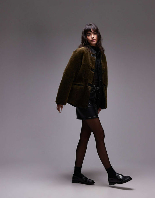 Contrast Detail Collarless Shearling Jacket