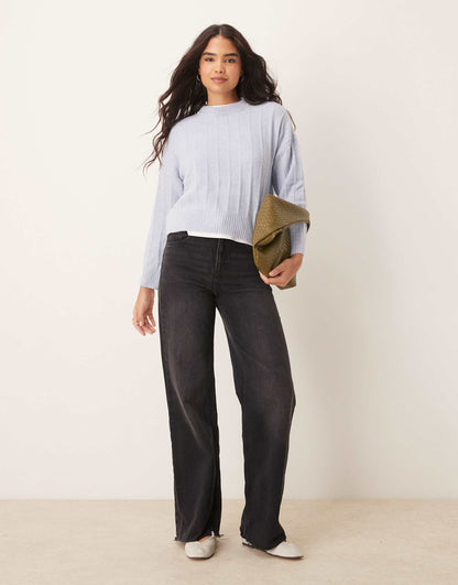 Wide Ribbed Round Neck Jumper