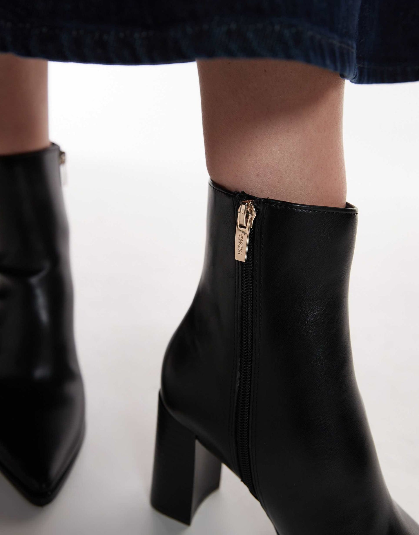 Mid Heel Pointed Ankle Boot