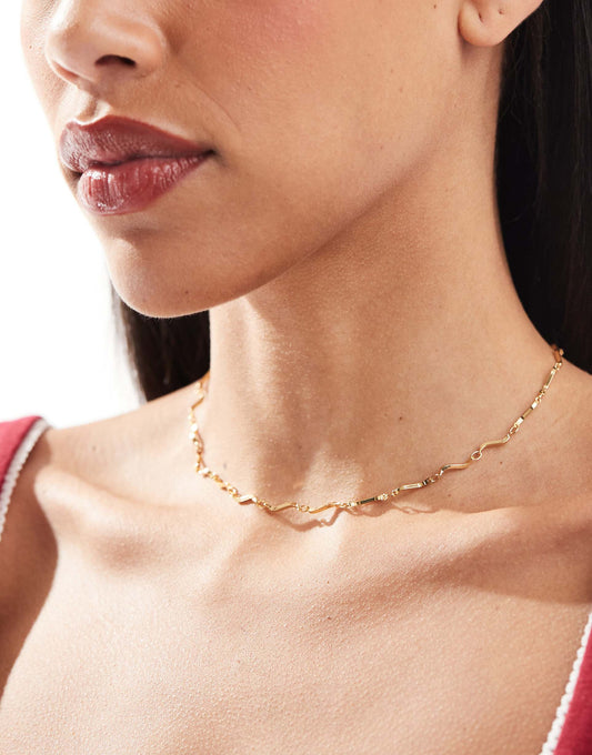 14K Gold Plated Short Necklace With Wave Design