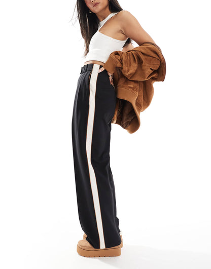 Tailored Relaxed Trousers With Contrast Piping