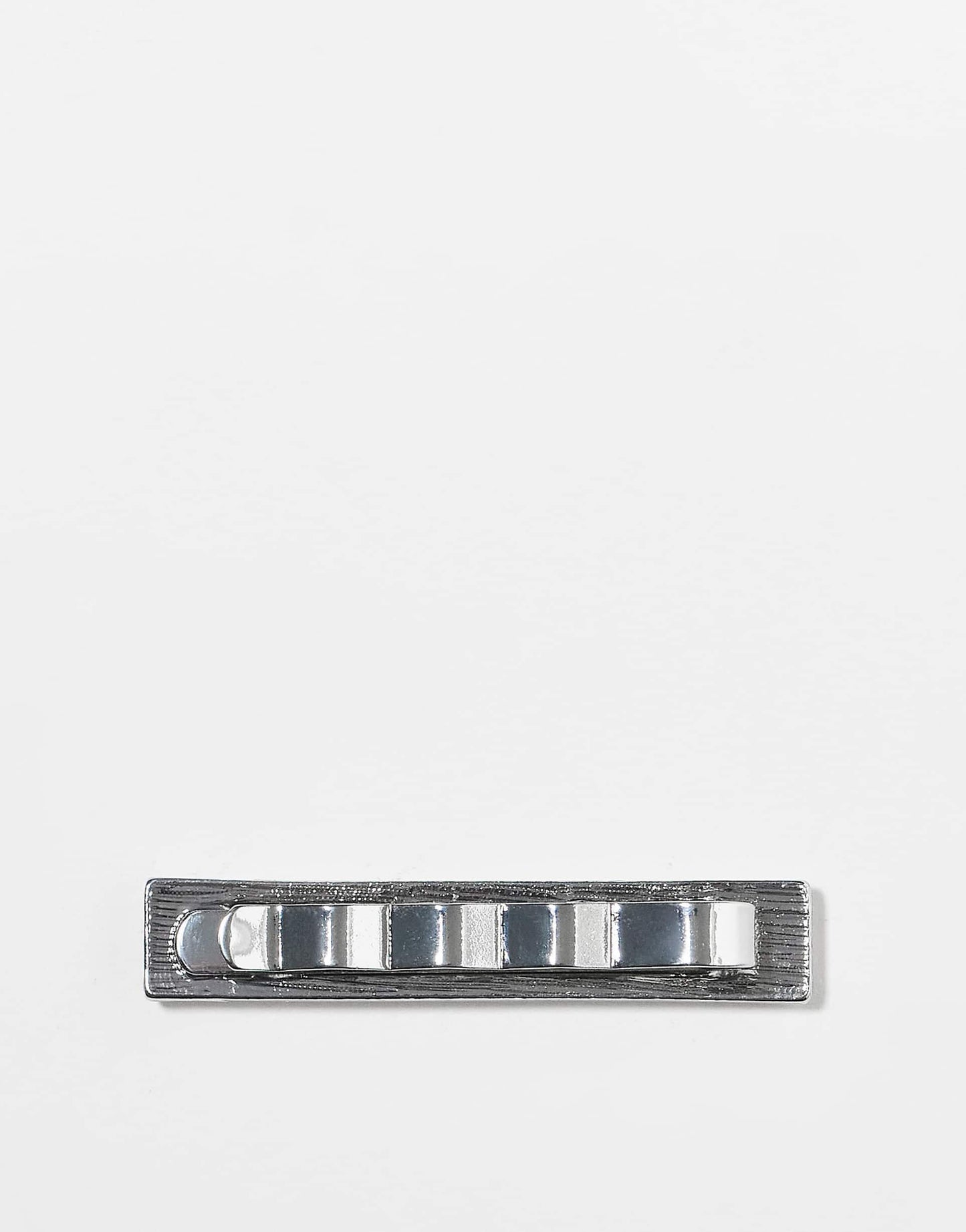 Tie Bar With Edge Detail