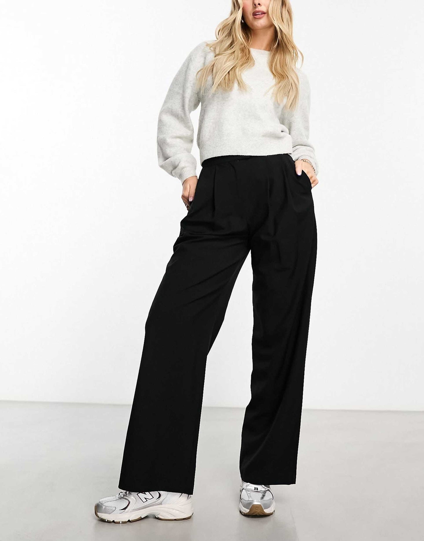 Hourglass Tailored Wide Leg Trousers With Pleat Detail