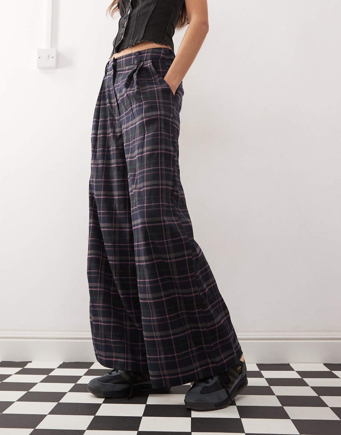 Wide Leg Trouser