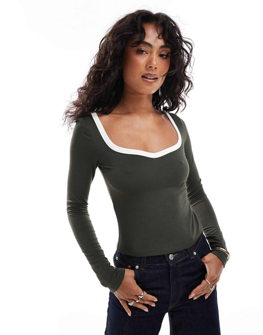 Contrast Sweetheart Long Sleeve Top