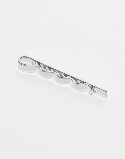 Tie Bar With Cut Out Detail