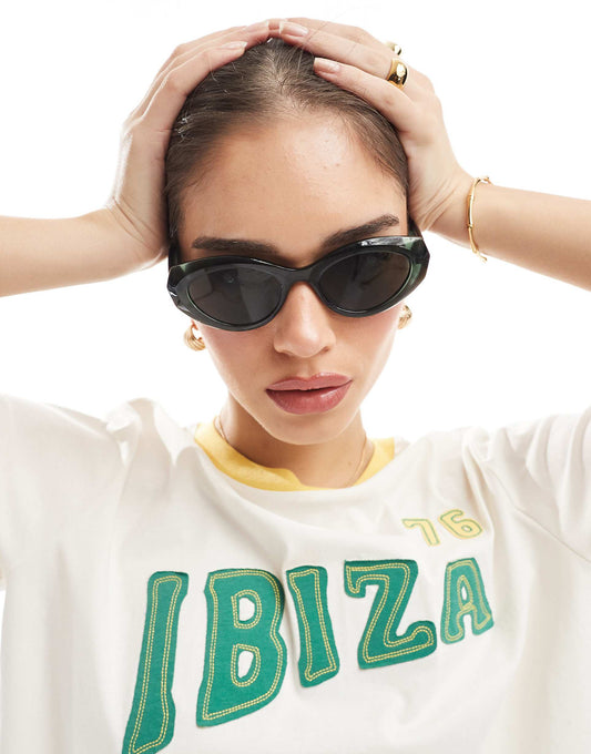 Chunky Cat Eye Sunglasses